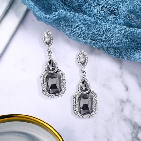 Gun Metal with Charcoal Gray Austrian Crystal Infinity Chandelier Post Earrings - Picture 2 of 5